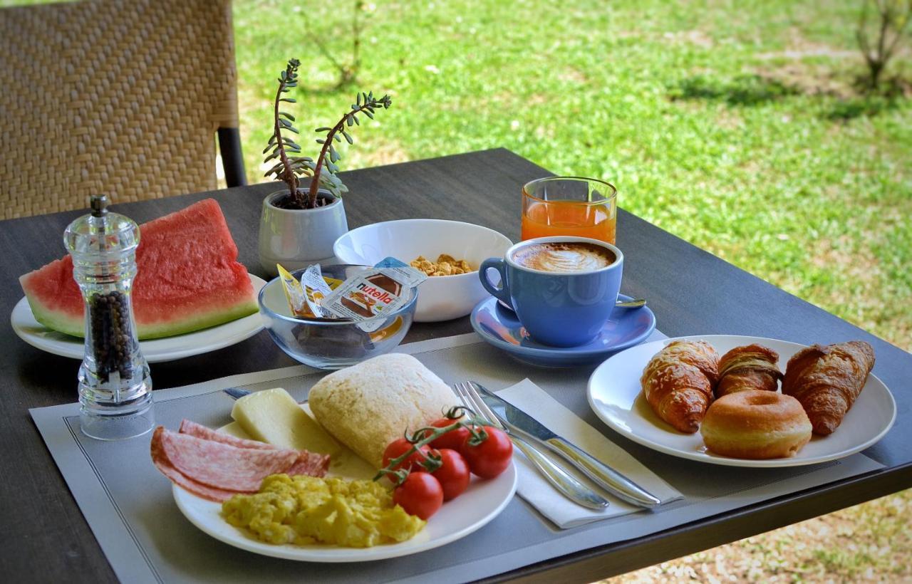 Hotel Villa Elsa Марина-ді-Масса Екстер'єр фото