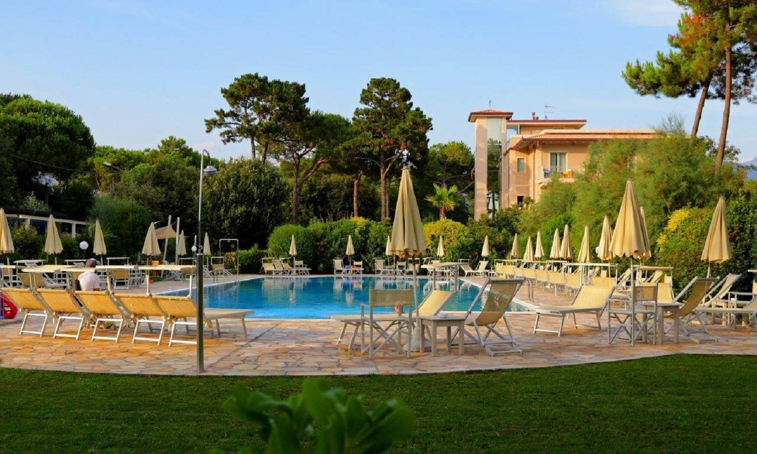 Hotel Villa Elsa Марина-ді-Масса Екстер'єр фото